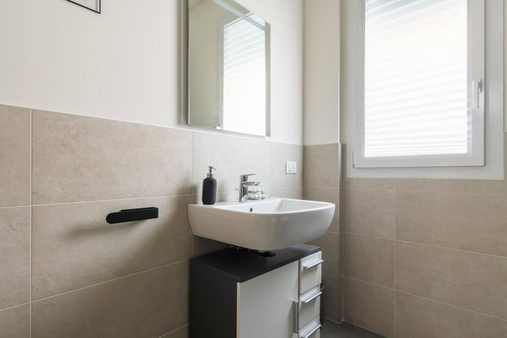 Appartamento Kaizen House - Bilocale De Angeli Milano Esterno foto